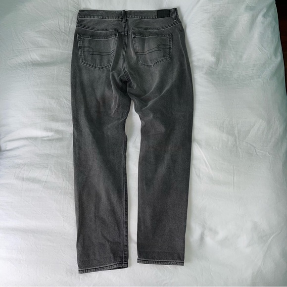 AMERICAN EAGLE | Relaxed Straight Jeans - Picture 3 of 5